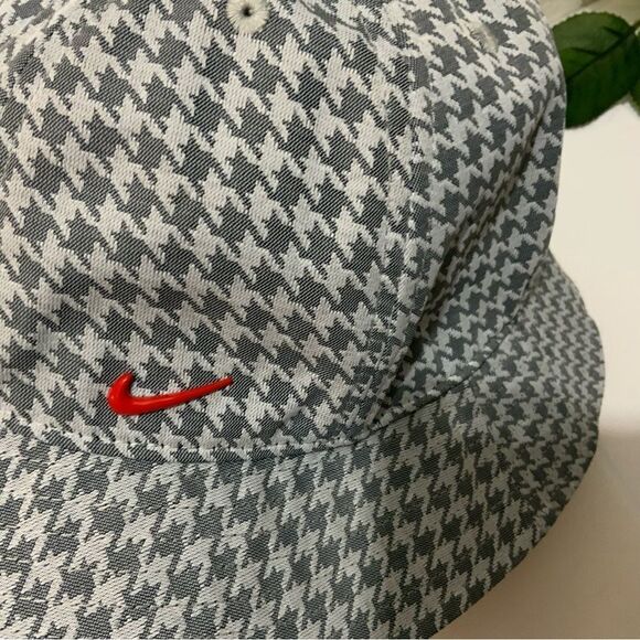Women’s Nike Bucket Hat Cap Houndstooth Sherlock Holmes DJ5840-010 S/M - Picture 3 of 10